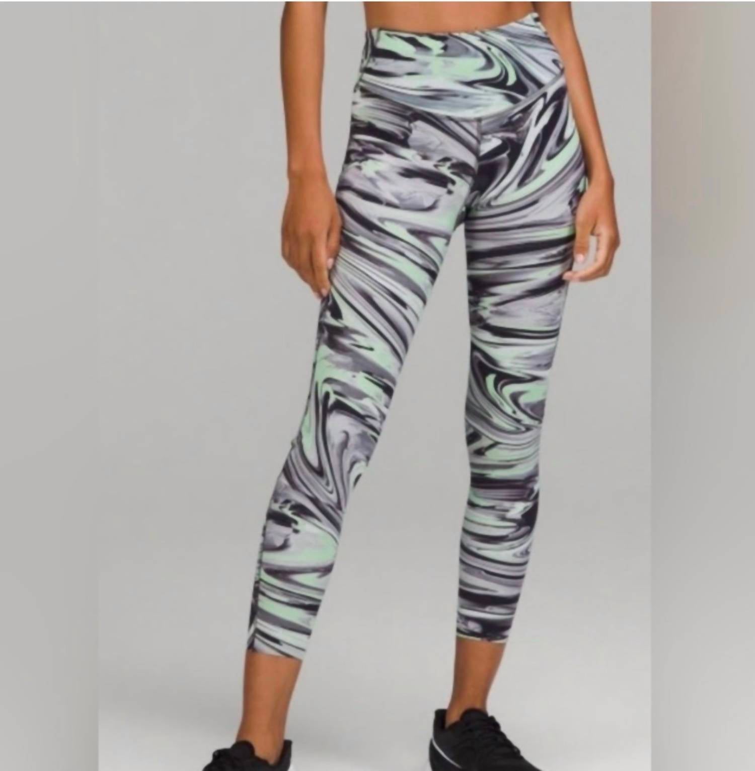 Women's Base Pace Tight Leggings In Green